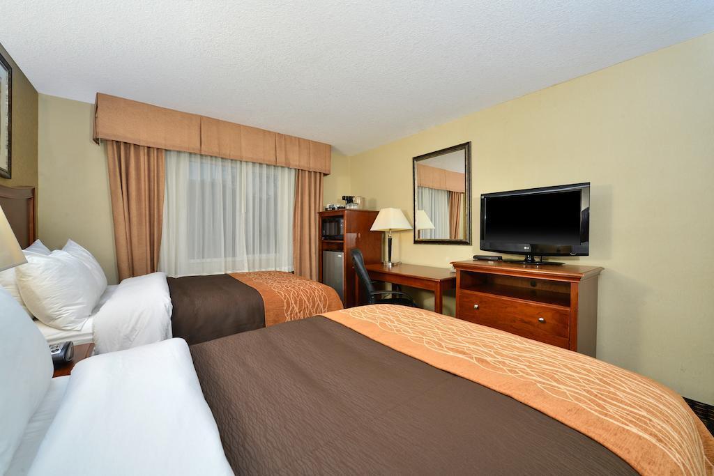 Comfort Inn & Suites Vancouver Downtown City Center Exterior photo