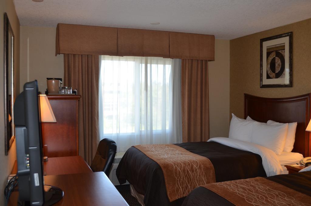 Comfort Inn & Suites Vancouver Downtown City Center Exterior photo