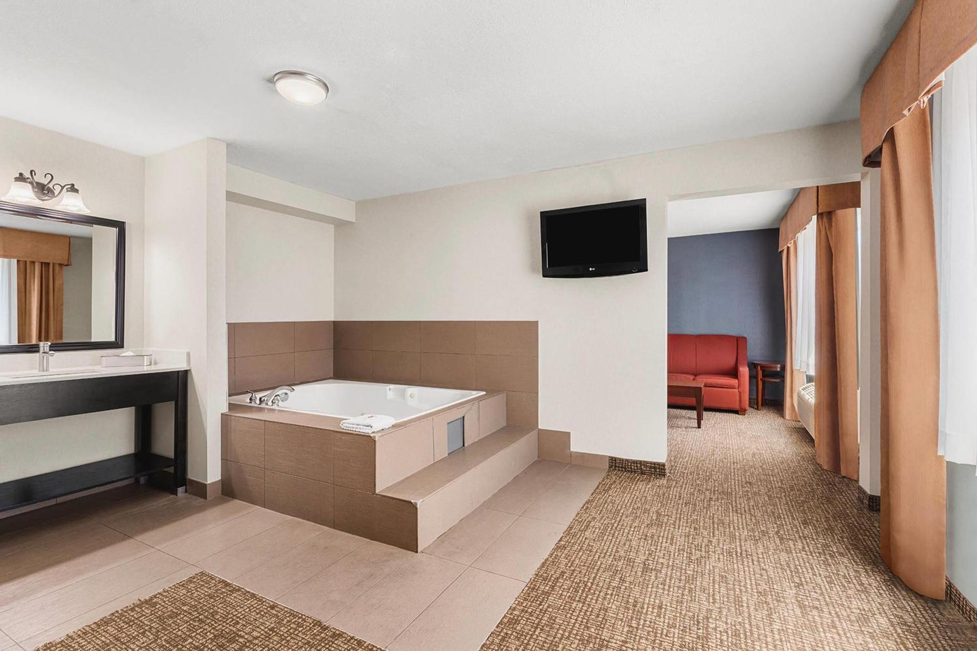 Comfort Inn & Suites Vancouver Downtown City Center Exterior photo
